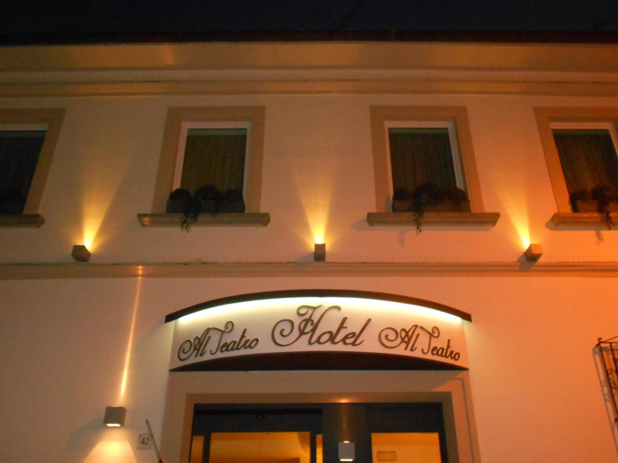 Al Teatro Otel Livorno Dış mekan fotoğraf