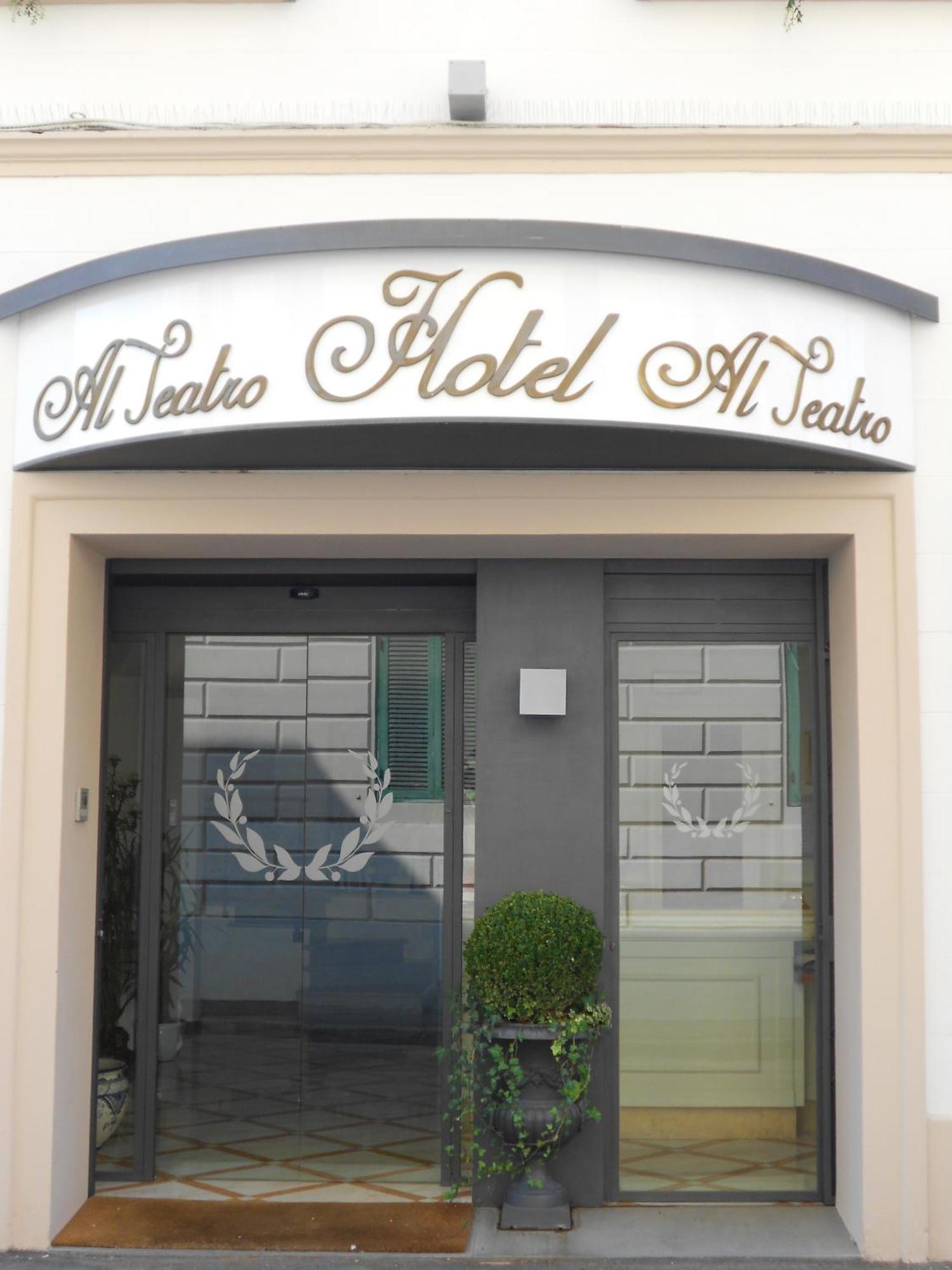 Al Teatro Otel Livorno Dış mekan fotoğraf