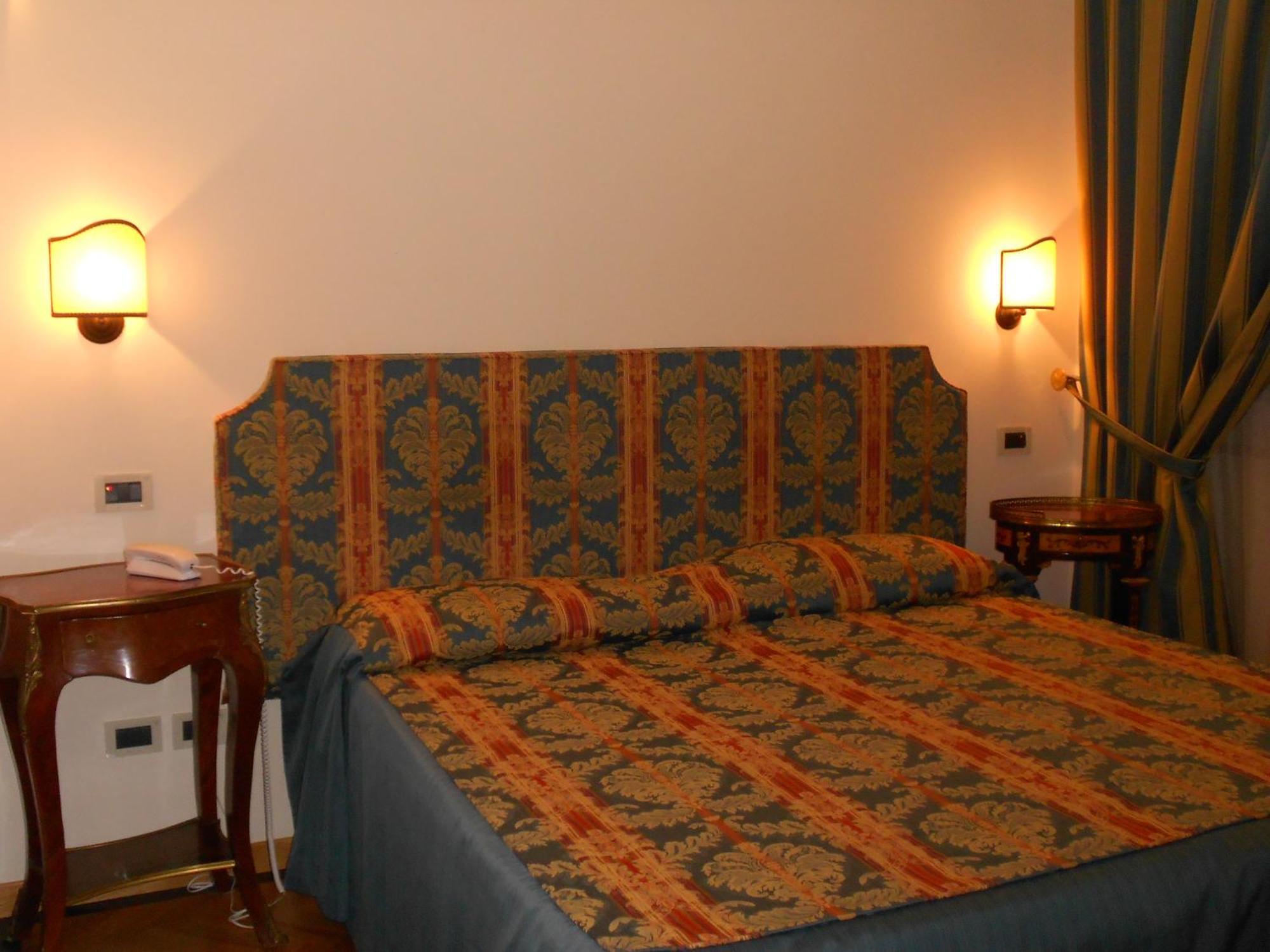 Al Teatro Otel Livorno Dış mekan fotoğraf