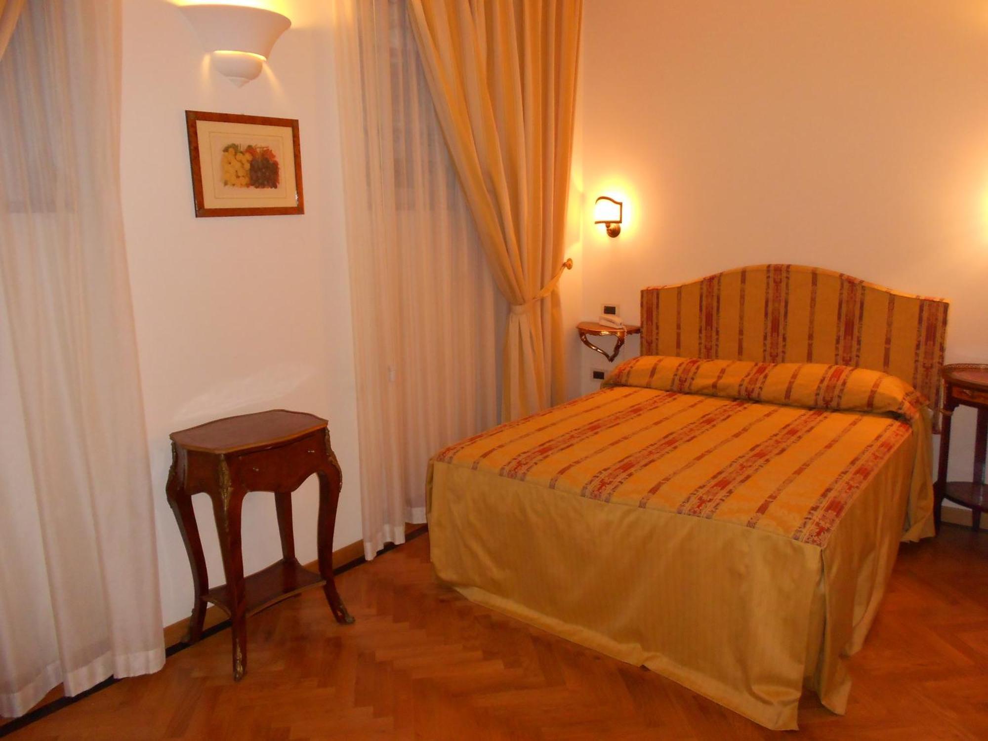 Al Teatro Otel Livorno Dış mekan fotoğraf