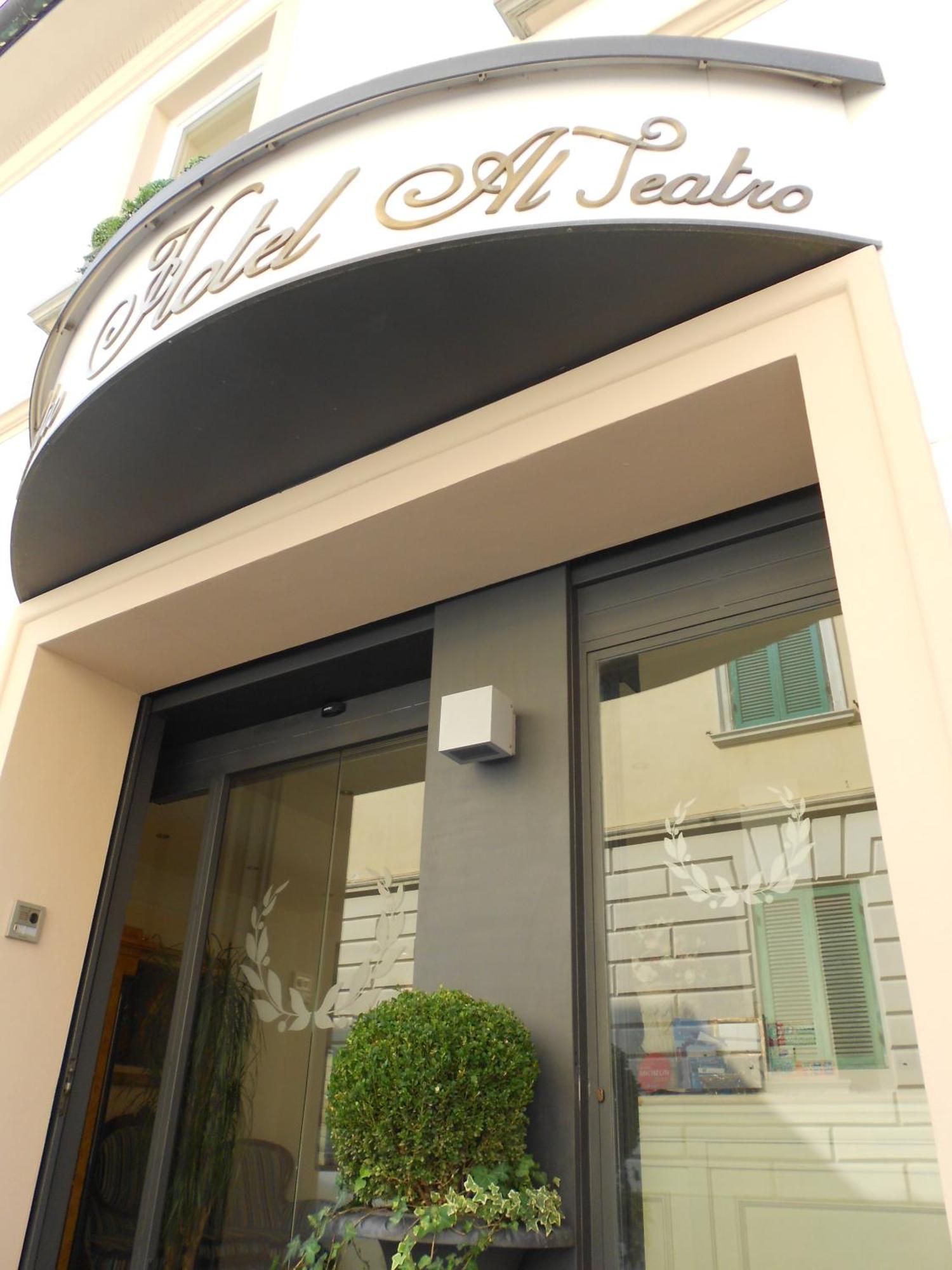 Al Teatro Otel Livorno Dış mekan fotoğraf