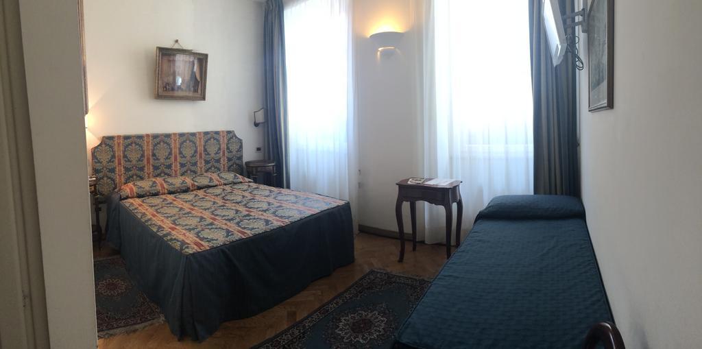 Al Teatro Otel Livorno Dış mekan fotoğraf