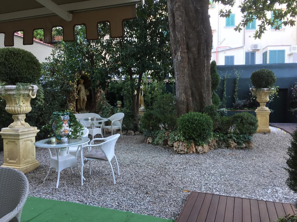 Al Teatro Otel Livorno Dış mekan fotoğraf