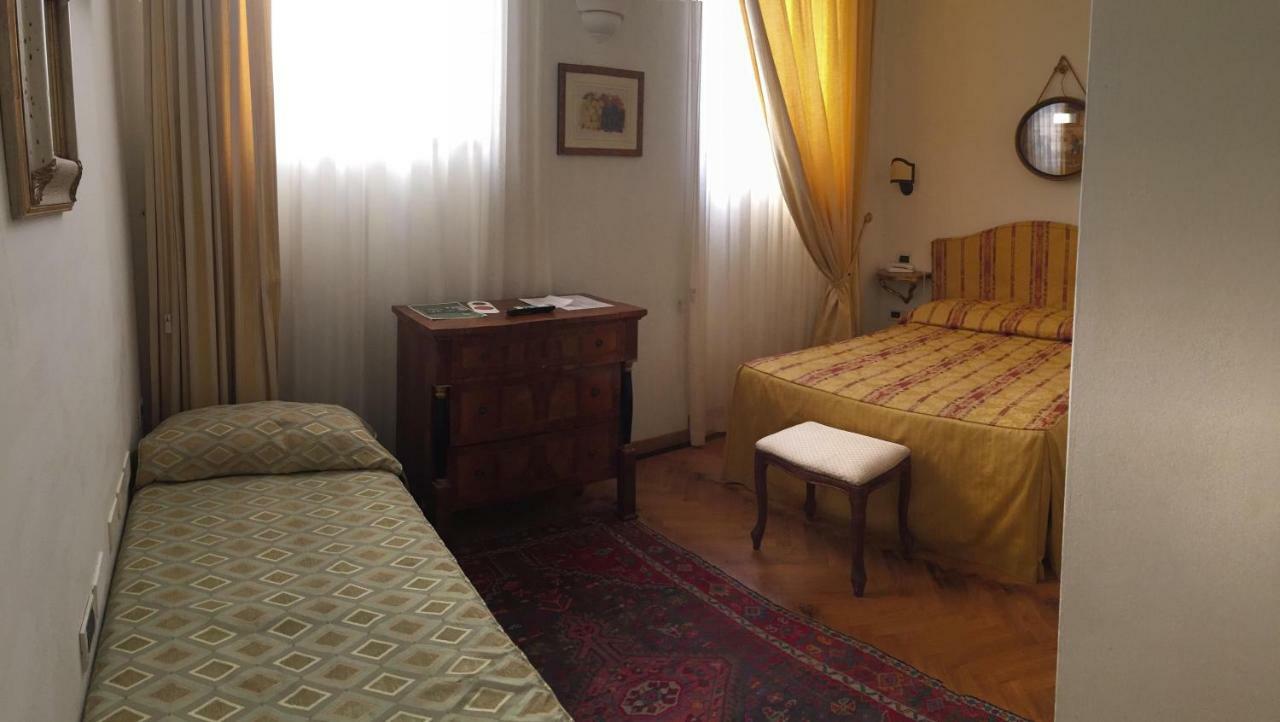 Al Teatro Otel Livorno Dış mekan fotoğraf